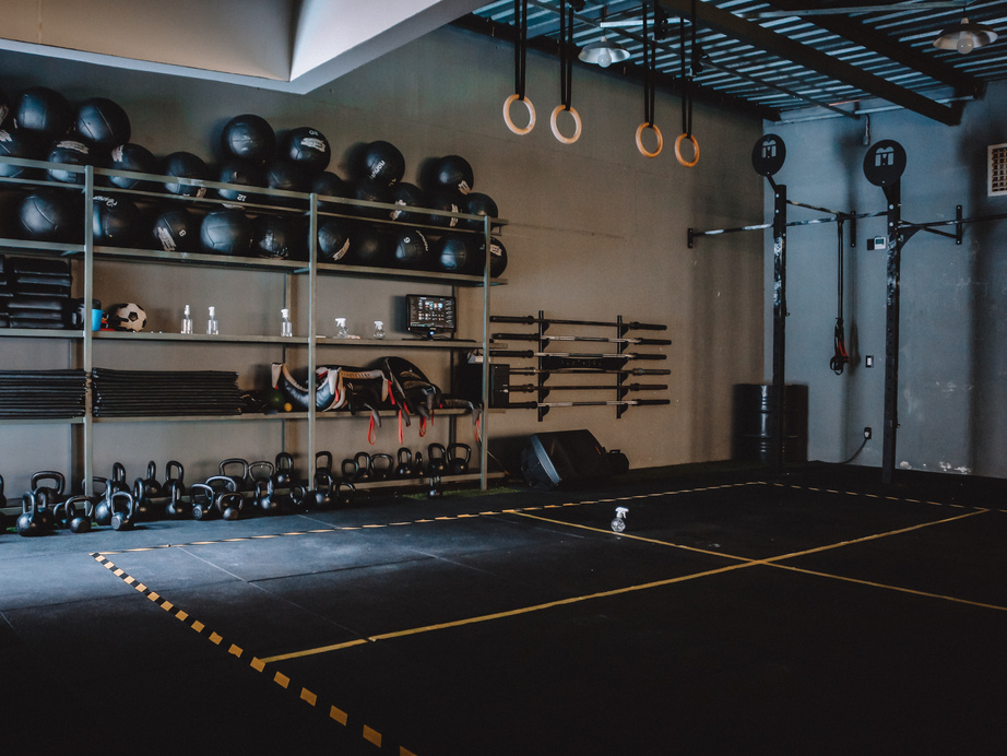 Piscina, gimnasio y bienestar